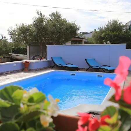 Сasa de vacaciones Seaside Family Friendly House With A Swimming Pool Slatine, Ciovo - 17231