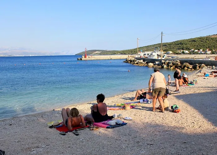 Seaside Family Friendly House With A Swimming Pool Slatine, Ciovo - 17231 Feriehus Slatine