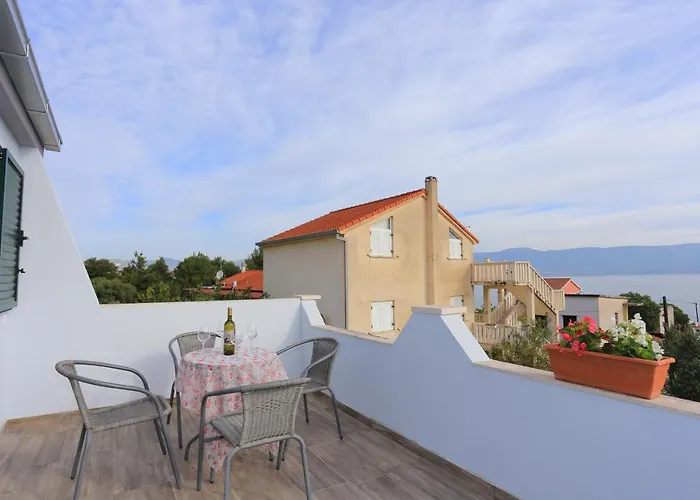 Seaside Family Friendly House With A Swimming Pool Slatine, Ciovo - 17231 Feriehus *